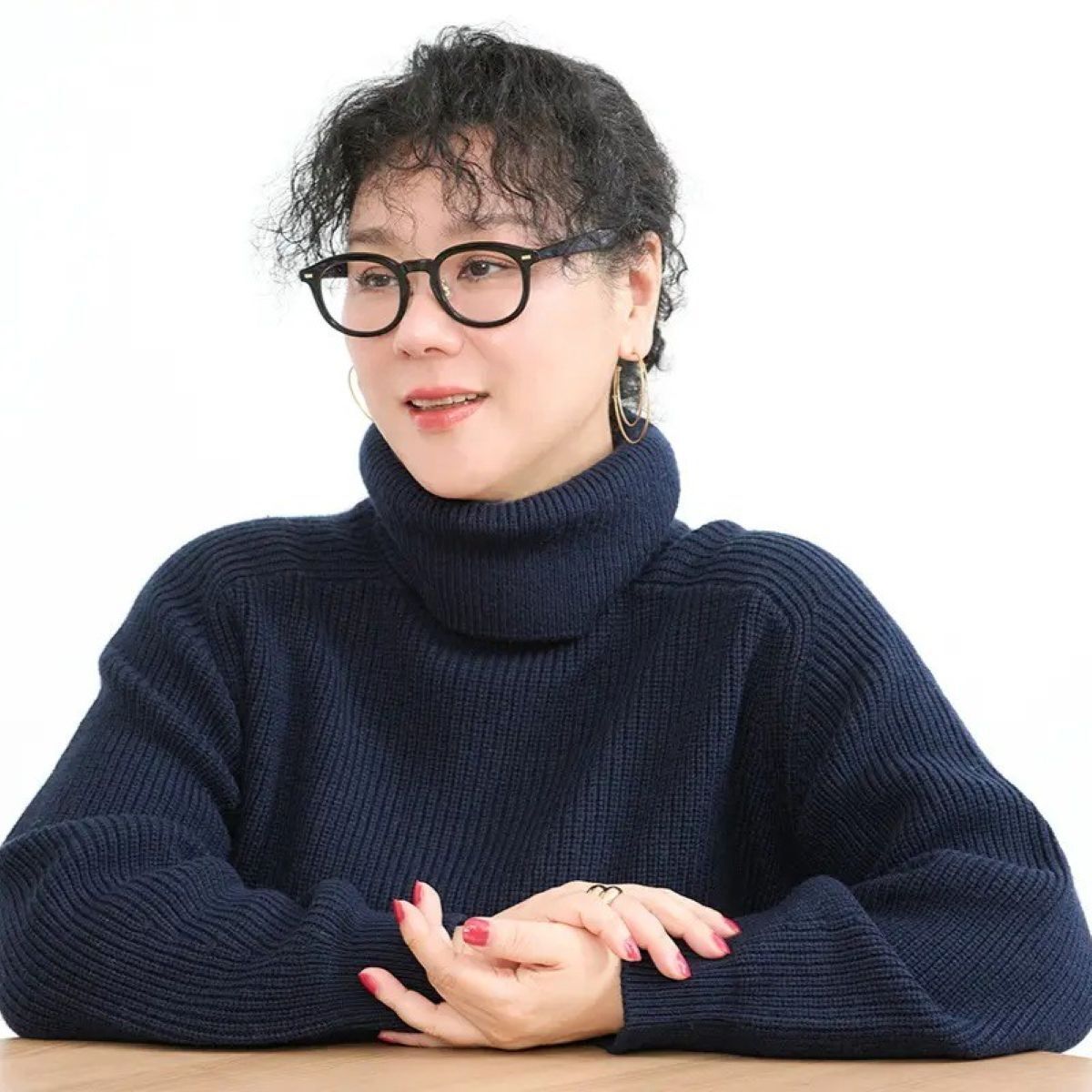 親の老いに、どう寄り添う？ジェーン・スーさんの「介護未満」の実感