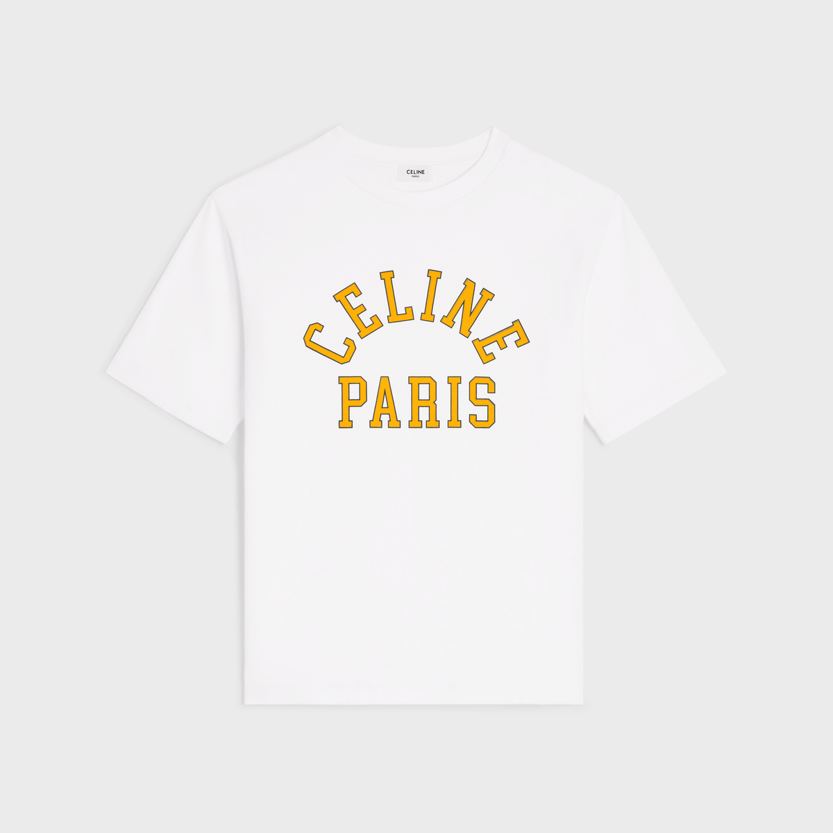 品よく爽やかにキマる！大人好みな、セリーヌのロゴTシャツ【１日１枚！ 50代の着映えTシャツ図鑑】