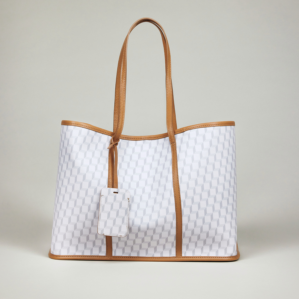 【ピエール アルディのトートバッグ】360度どこから見ても好印象な幾何学柄バッグ