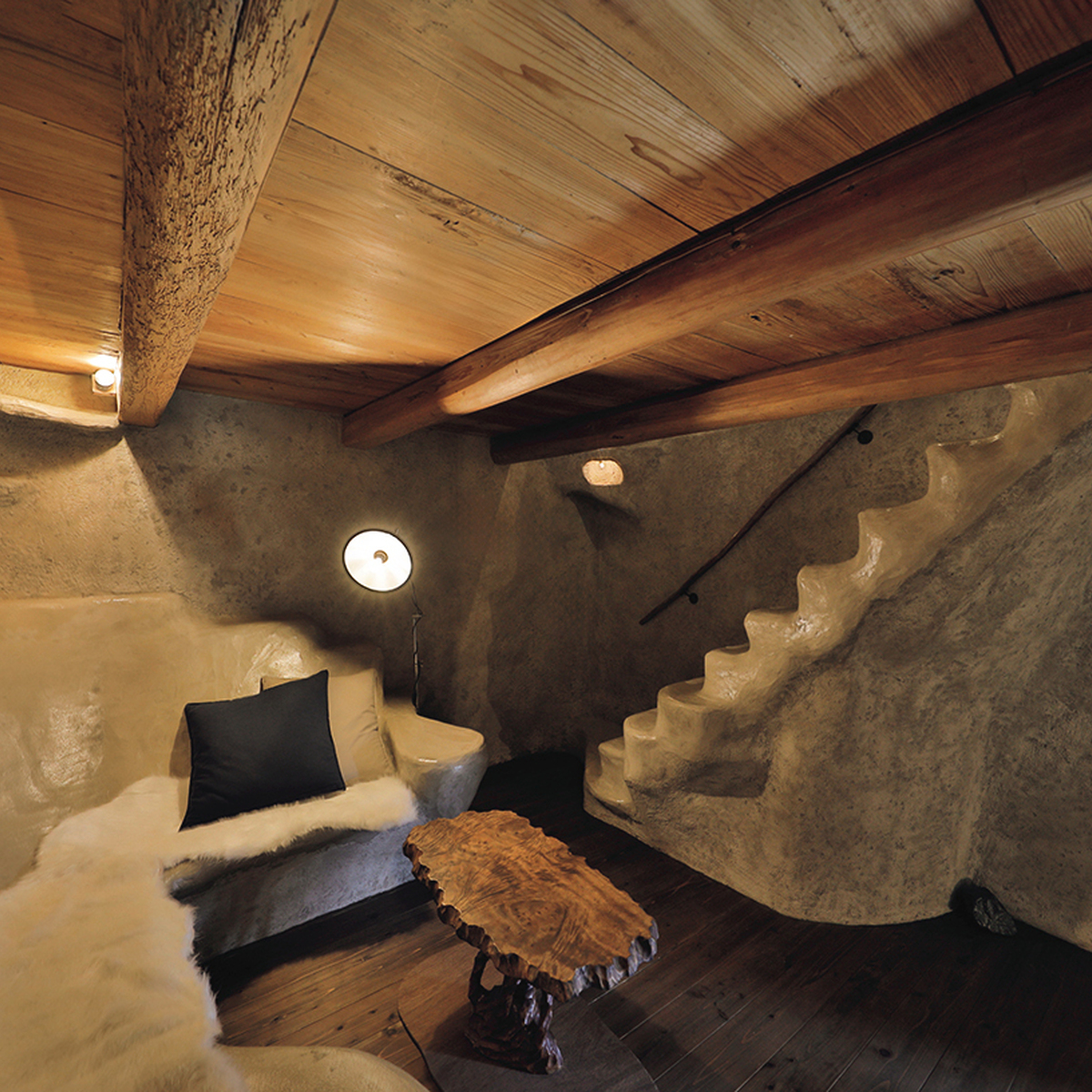 客室はまるで洞窟のよう！非日常を味わえる奈良の宿『cofunia』