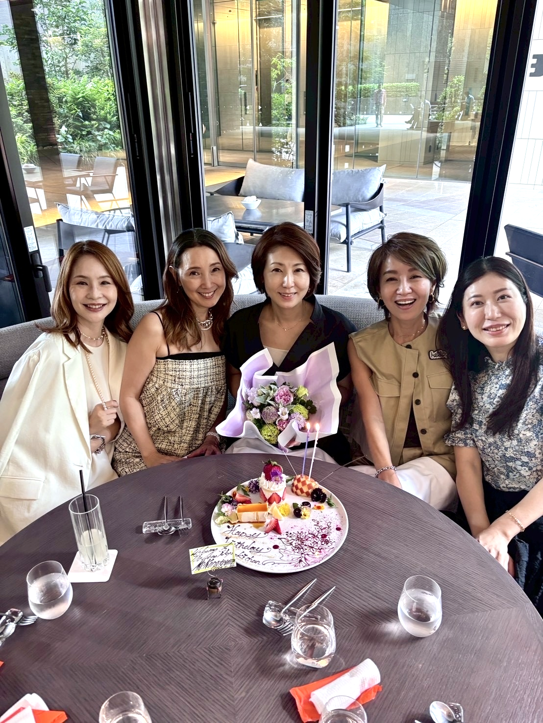 さきこさんを囲んで。華組の先輩方とのバースデイランチ会【Grill＆Wine Bar THE CARNE tokyo】