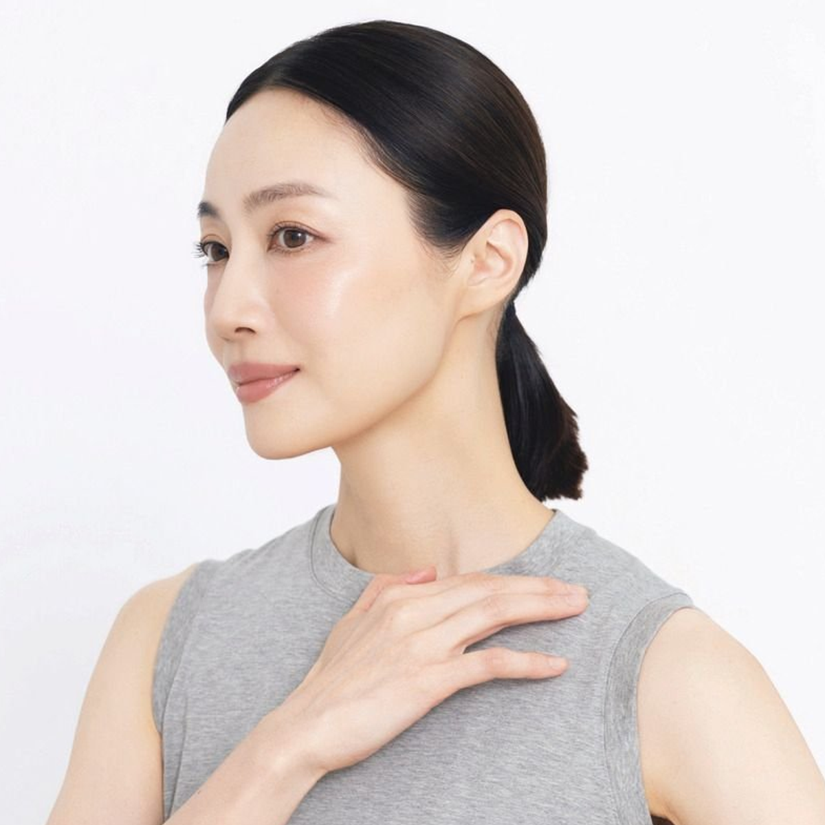 濃くなってきたほうれい線とマリオネットラインに効くマッサージ方法【50代の「顔立ち悩み」解決テク】