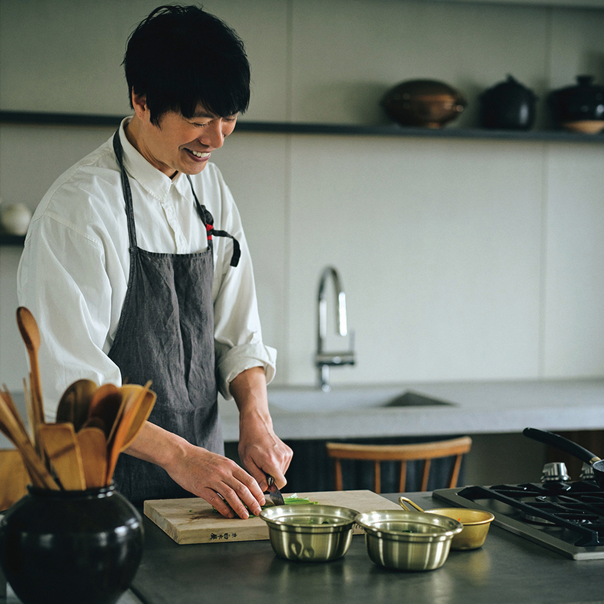 コウケンテツさんインタビュー「五味五色を楽しみながら、春ならではの韓国料理を」