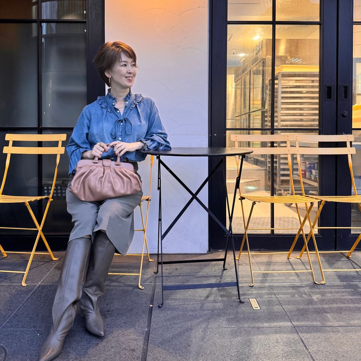 【50代秋コーデ】ユニクロのハーフパンツはロングブーツ合わせで大人っぽく