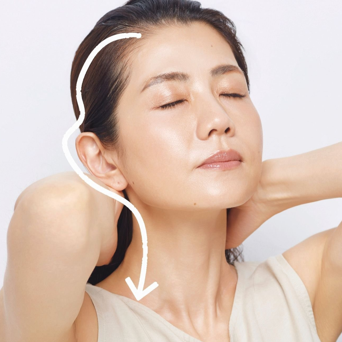 目の疲れもとれる！ 後頭部の「頭皮ほぐし」マッサージのやり方 【“夏だるみ”引き上げ大作戦】