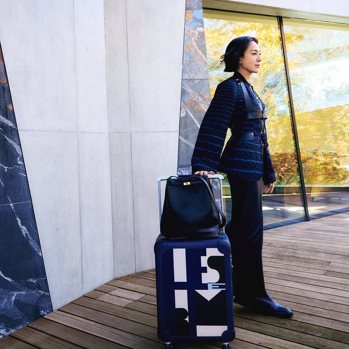 シーンに応じて印象変える「エルメス」のホーボーバッグ＆スーツケース【板谷由夏と旅するバッグ】