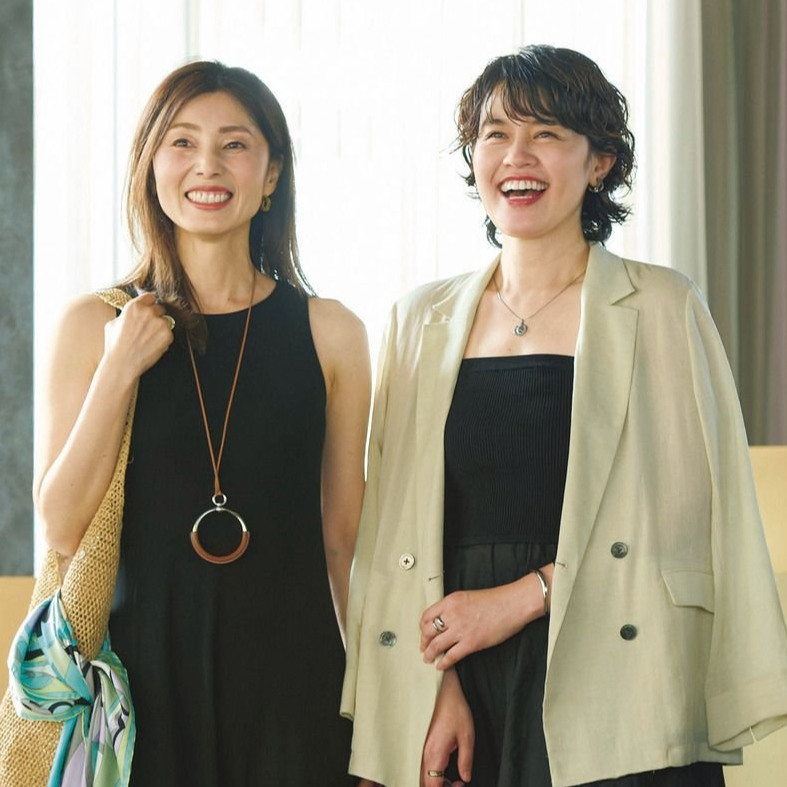 おしゃれな女友だちとちょっと特別なランチへ！ 40代・50代読者モデル「エクラ 華組」の褒められ夏コーデ