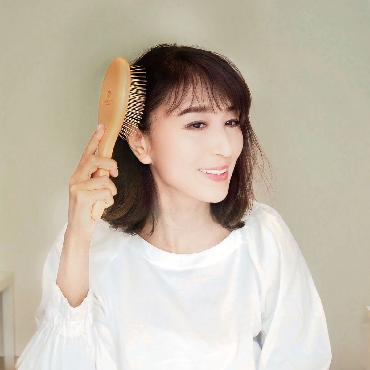 【エクラ10月号企画】50代の「夏だるみ」ケア！SNOW FOXのブラシをお試ししました