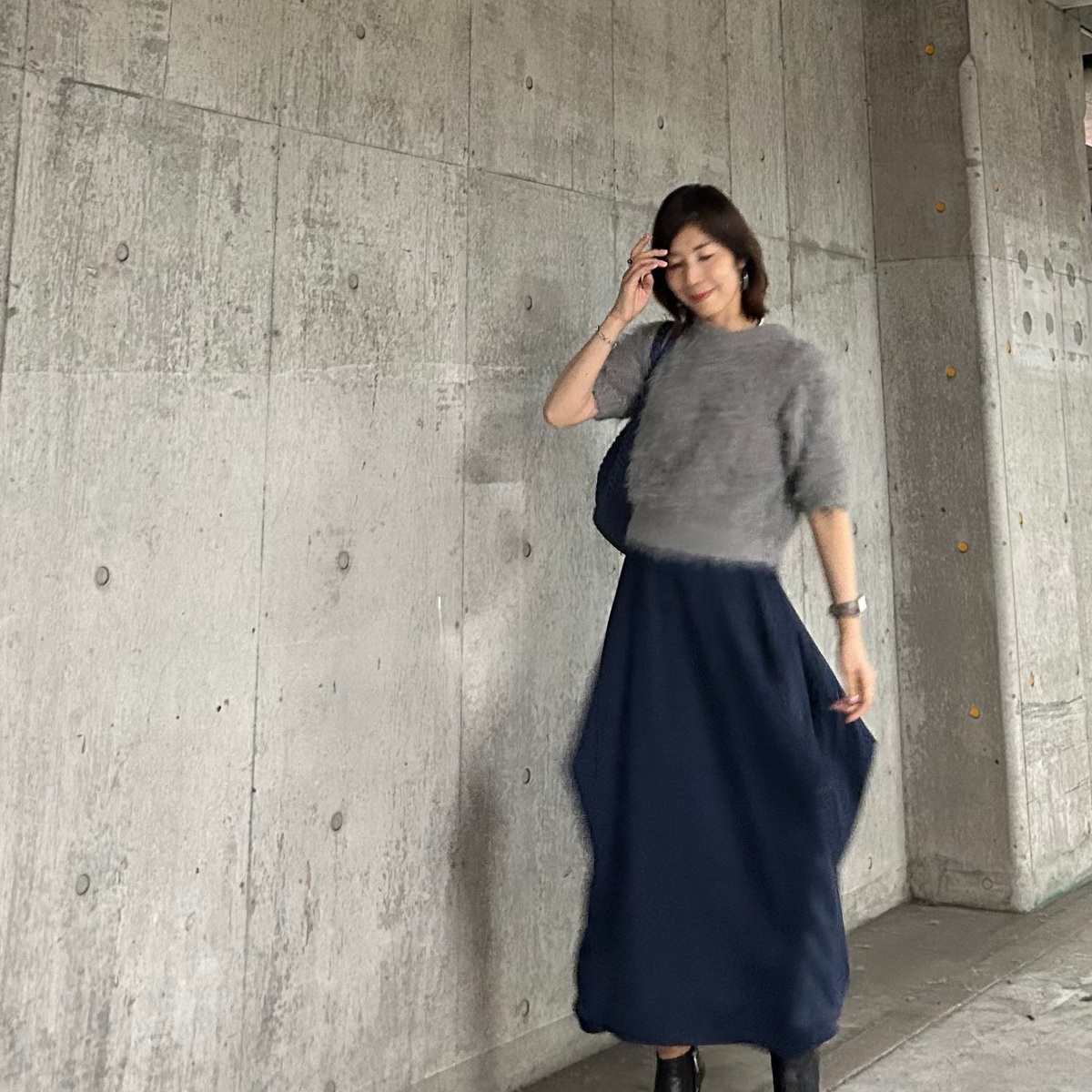 ネイビーが主役のコーデ