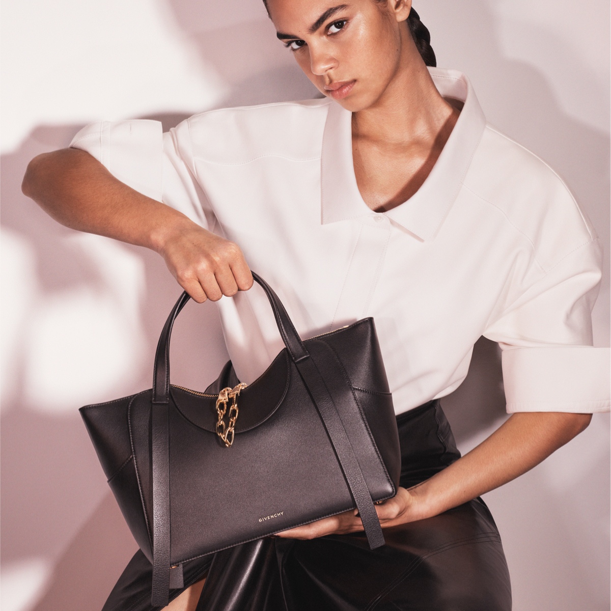 ジバンシィから新作バッグ「ザ・スナッチ」が誕生！【eclat's pick up】