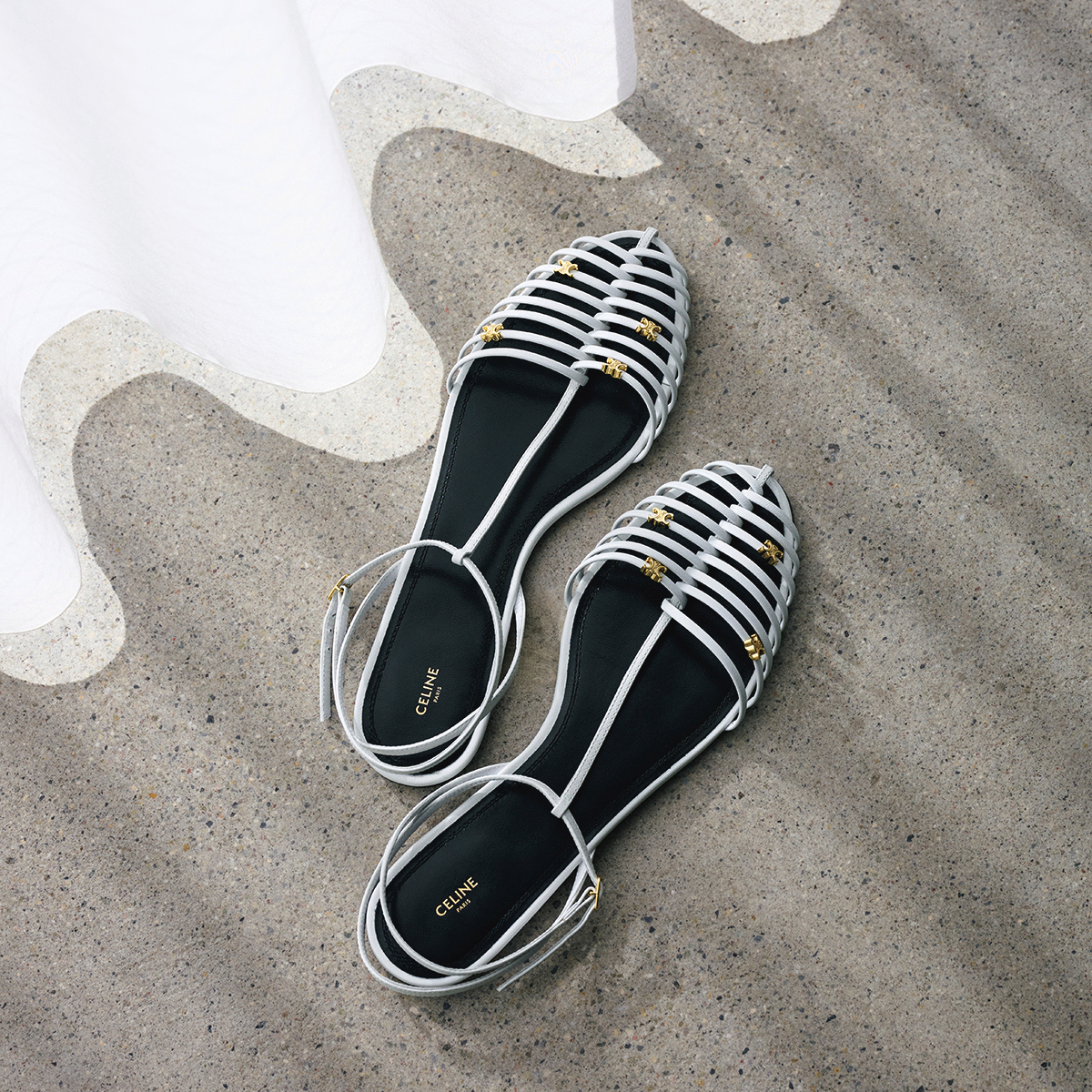 「細ストリング」で 新しい抜け感を！夏映えサンダル3選