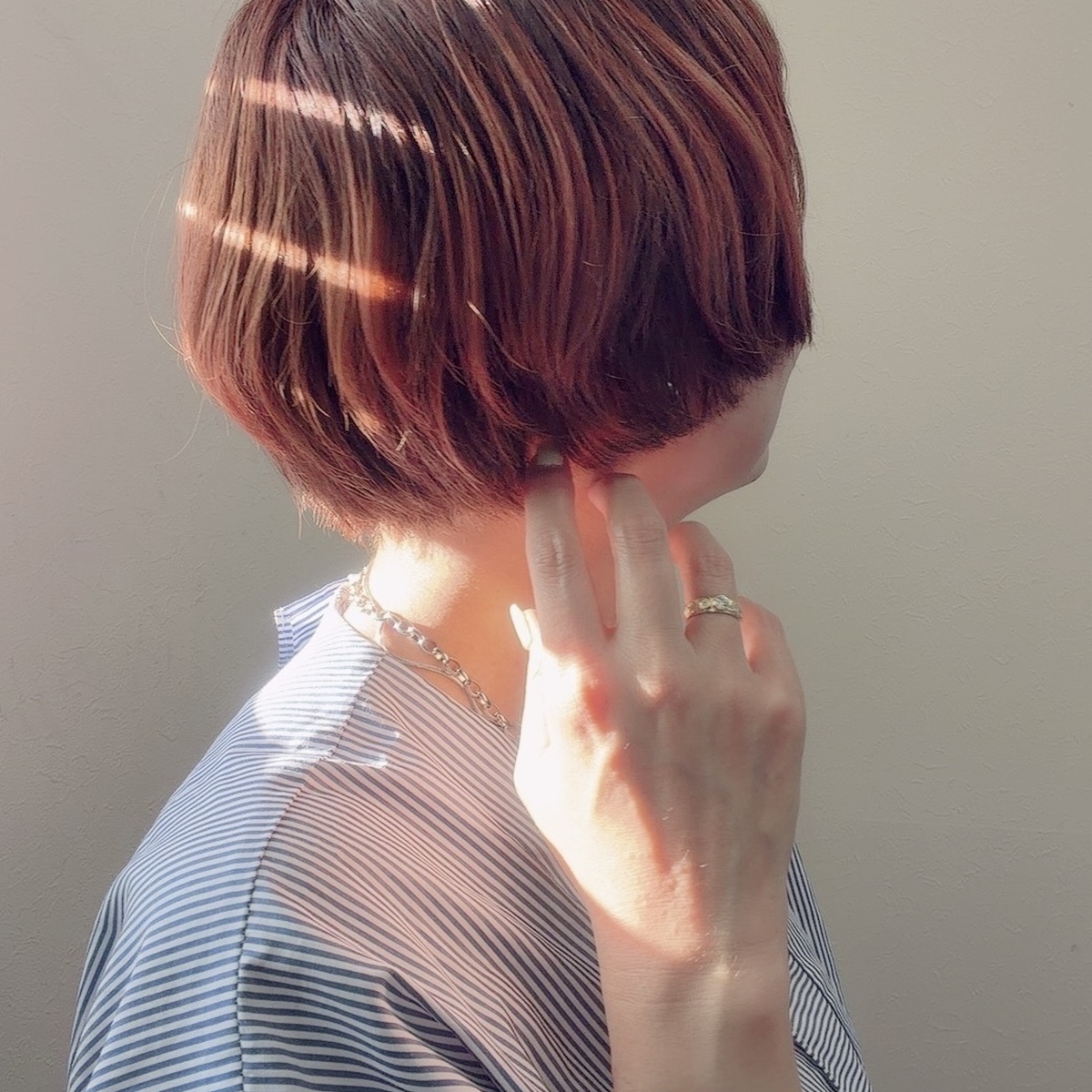 【50代 ヘアー】安定のマッシュスタイル　初夏はカラーで遊ぶ