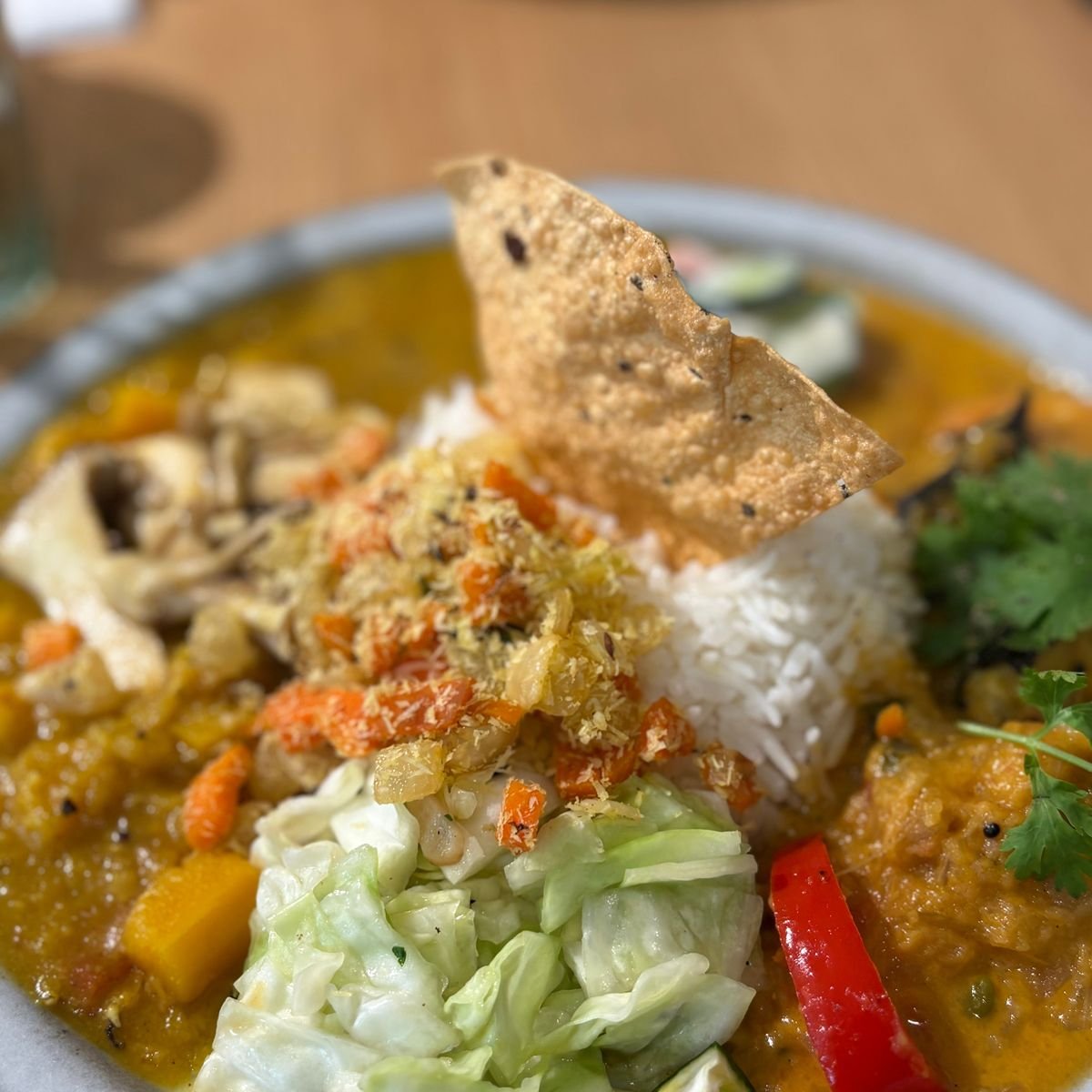 閑静な住宅街に潜む、行けたらラッキーなインドカレー屋さん、「San Curry」