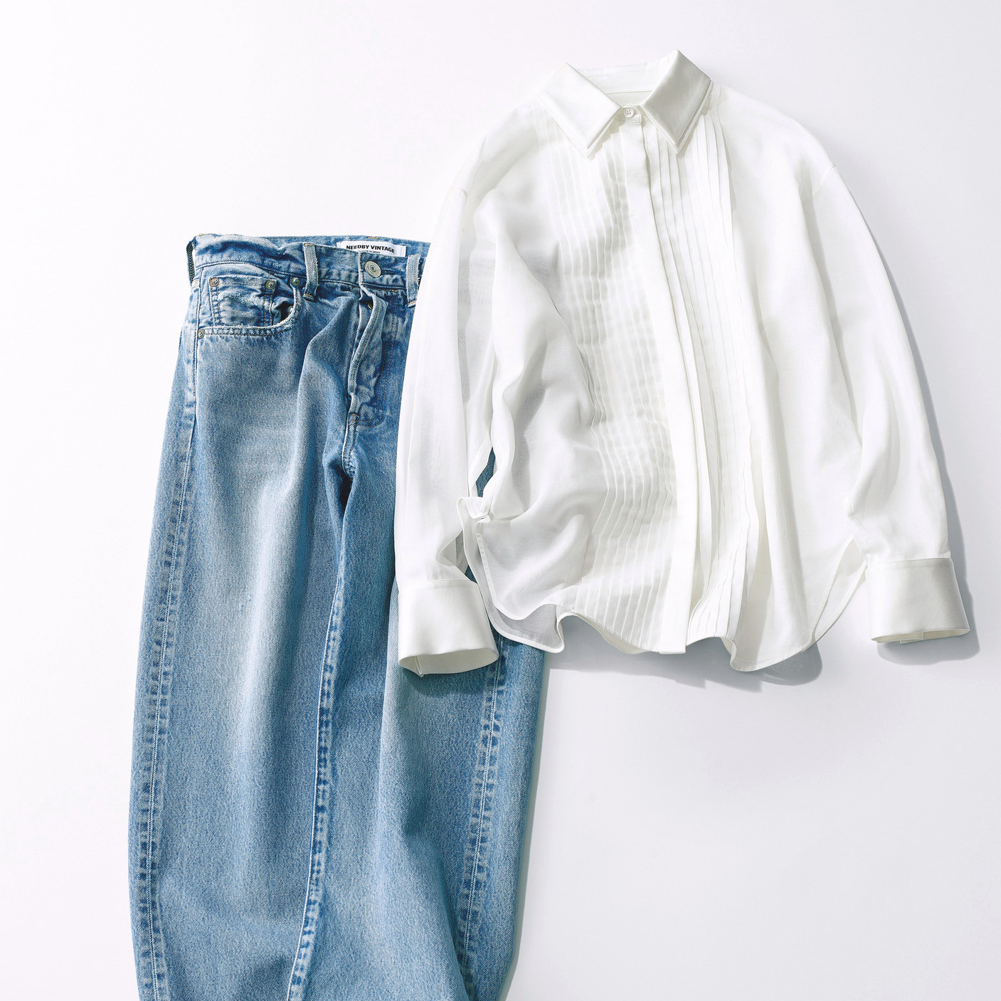 大人のセンスはここに表れる「白シャツ×デニム」こそ、軽やかリッチに更新を！