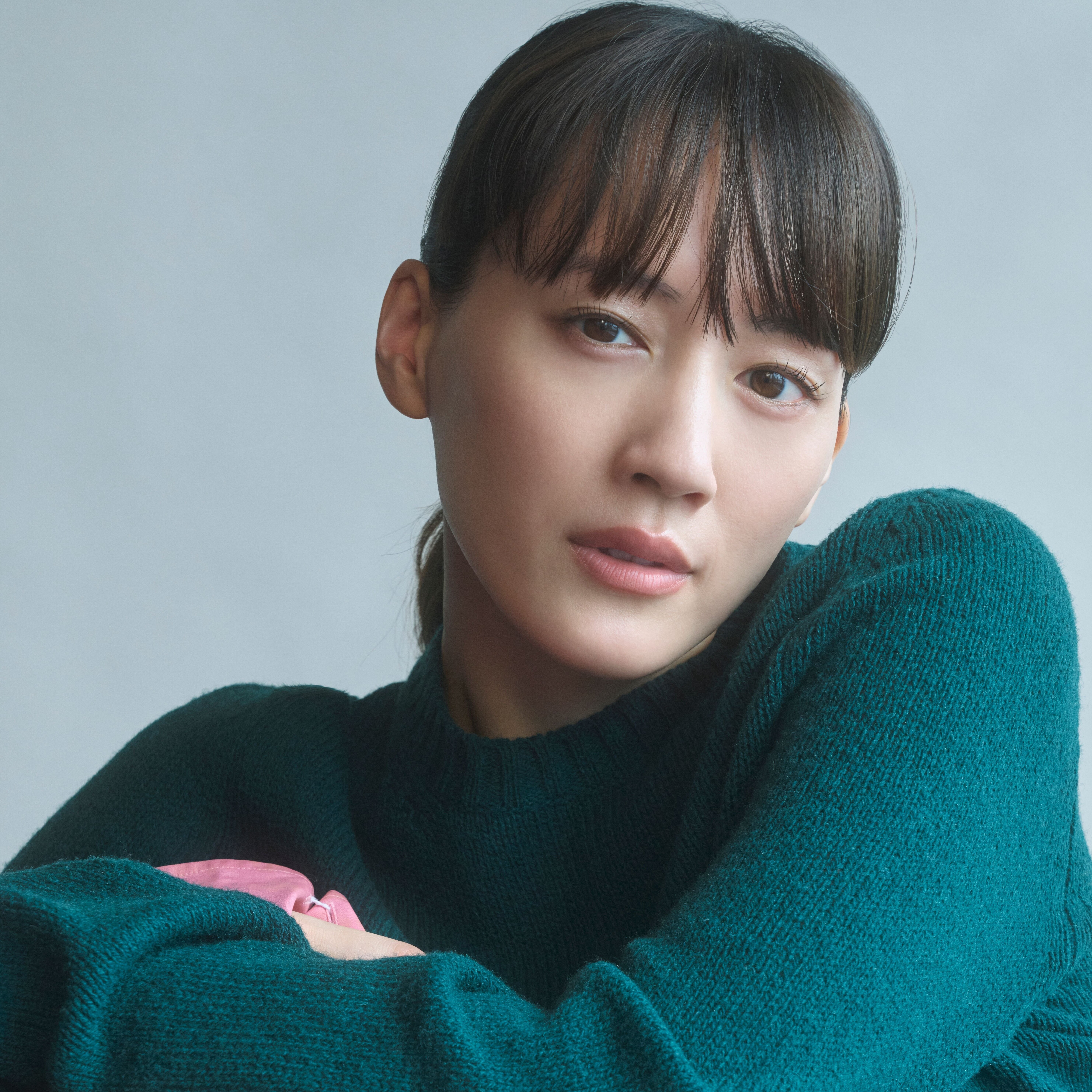 映画『ファーストボイス』。“当たり前”を疑い、声を上げた女性たち。【綾瀬はるかさんスペシャルインタビュー】