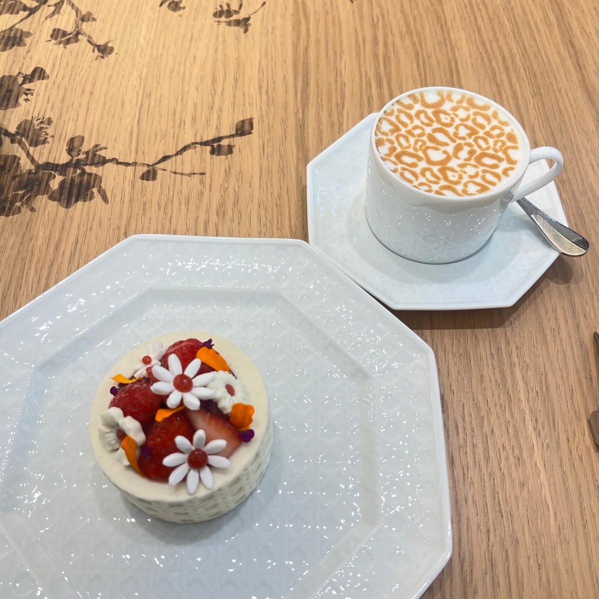 ディオール バンブー パビリオンへ…。カフェでの幸せ時間♡