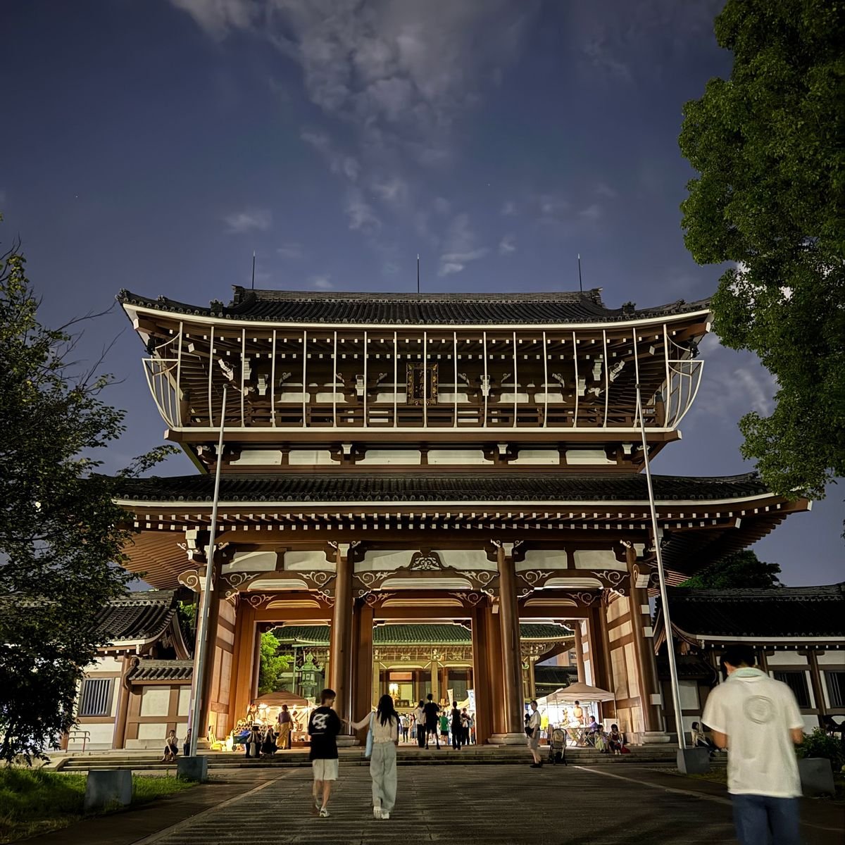 名古屋・東別院夜市へ｜月3回だけ開催される、夏の夜のお楽しみ