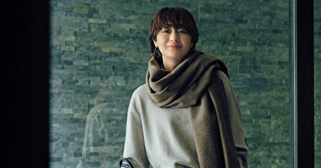ミラオーウェン☆富岡佳子さん着用ロングベスト 富岡佳子さんが着こなす プレミアムコートスタイル/40代50代からの