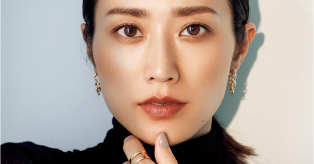 50代が出会うべき運命の赤リップ】秋の顔を演出！ ほんのり透ける