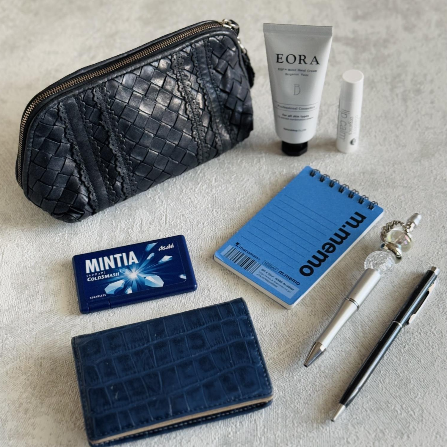 おしゃれな40代・50代は、ポーチにどんな日用品を入れて持ち歩いている 
