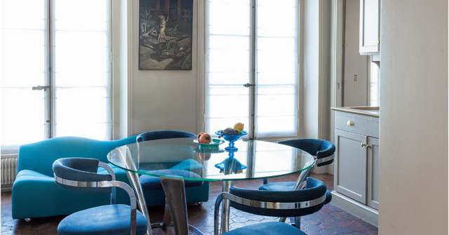 パリクリエイターたちのインテリア】こだわりは“ブルーのミッド