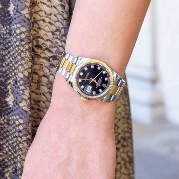 ムードを盛る、「メンズライクなロレックスの時計」が人気【パリ・ミラノのおしゃれSNAP】