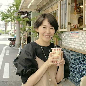 大阪の真ん中のどこか懐かしいコッペパン専門店へ