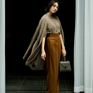 ＜チノ＞ニットとも相性抜群な美シルエットのワイドパンツ【Jマダムブランドの最旬“時短パンツ”】