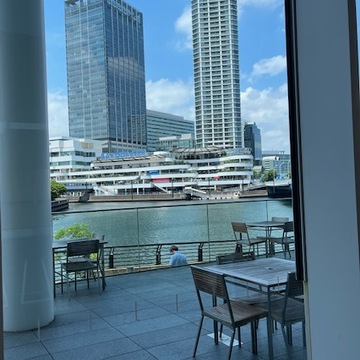 海の見えるスタバ