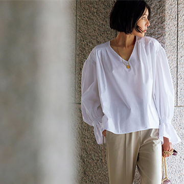 360度すきなし！「Vネックブラウス」でひと味違う夏のおしゃれを！