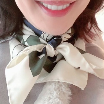 季節の変わり目に♡大活躍の「スカーフコーデ」