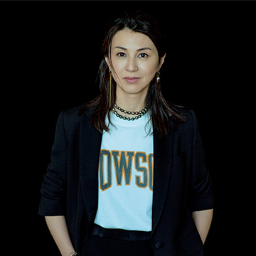 不ぞろいで個性的！黒ジャケットにあわせたい「パールネックレス」【雨宮塔子パリに住むJマダムの美学】