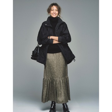 上品な小粒レオパード柄スカートでフェミニンカジュアルをブラッシュアップ！最高気温8℃｜2/10(土)【50代の毎日コーデ】