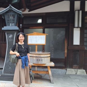 個室でくつろぐ道後温泉本館