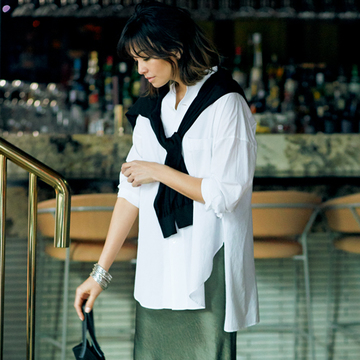 【徳原文子の“オールシーズン服”カタログ】アラフィーの“スカート”選びは「目をひく女らしさ」が大切