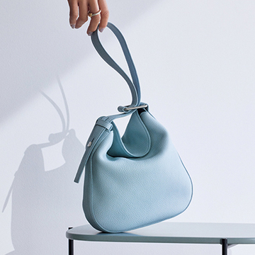 【新顔バッグ】持ちやすいミニサイズが登場！「アクリス」のホーボーバッグ