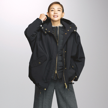  アクティブなインナーダウンつきアウターはモノトーンでまとめてスタイリッシュに防寒！最低気温-1℃｜2/6(金)【40代・50代の毎日コーデ】