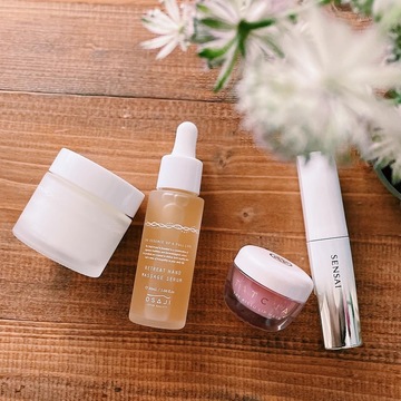 手元、唇、まつ毛。寝ている間にできるパーツケア3選