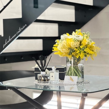 春を感じるミモザのブーケ