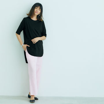 ブランドを代表するアイコン的存在の名品！「ATON」ラウンドヘムTシャツで夏スタイルを格上げ