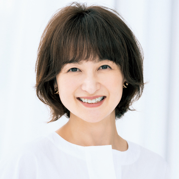 伸ばしかけボブこそ「顔まわりカット」で最強のＷバングに！【50代髪型・ヘアスタイル】