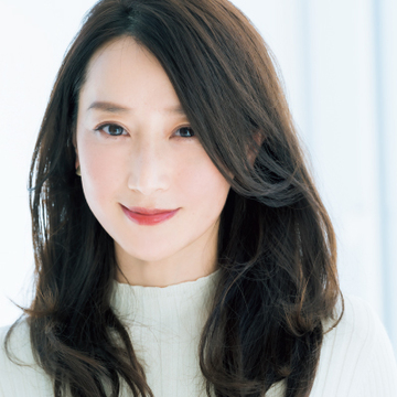 「横幅出しひし形ヘア」で顔立ちカバーも華出し効果も叶える！