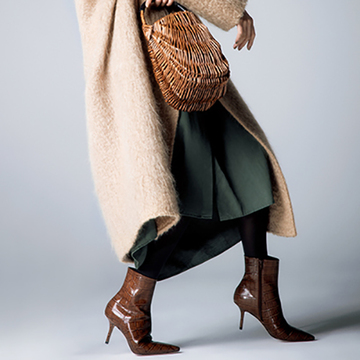 “クロコ型押しレザー”のショートブーツをあえて甘めカジュアルスタイルに【優秀ショートブーツ】