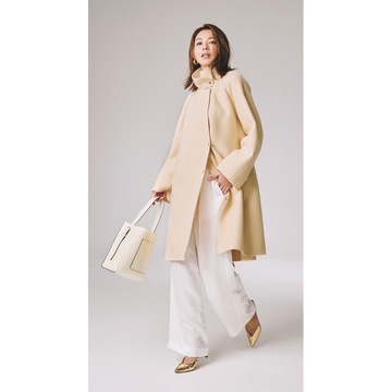 シンプル&ラグジュアリーな冬の装いをかなえる全身クリーミーカラーコーデ。最高気温8℃｜1/9(木)【50代の毎日コーデ】