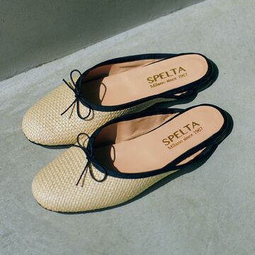 真夏の足元に最適！「SPELTA」のラフィア調スリッパバレエシューズ