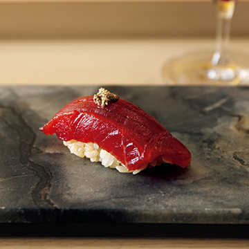 ミシュランで二ツ星を獲得した名店の2号店「八重洲 鮨 海味」【TOKYO鮨の新名店】