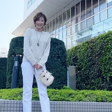 ホワイトデニムでシンプルコーデ