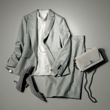 【マダム戸野塚流「働くスーツ」】仕事相手に威圧感を与えない「スーツ」の着こなし方