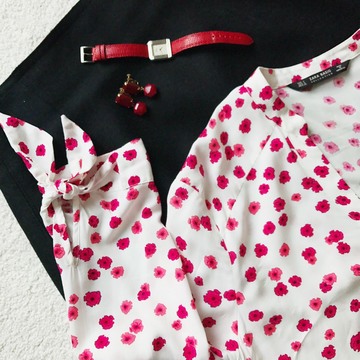 花柄ドットブラウス