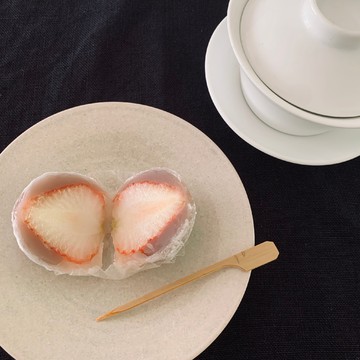 旬を味わう『夏の苺大福』♪